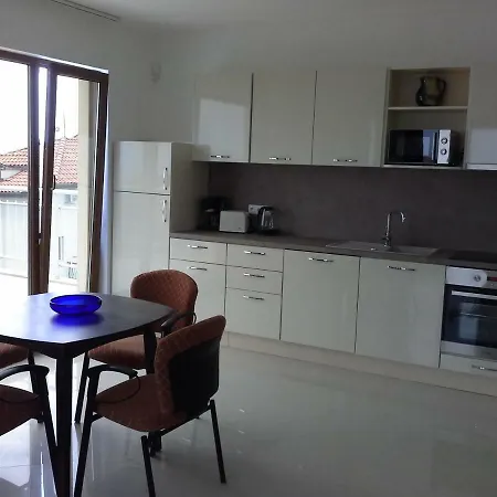 апартамент софия 38 *